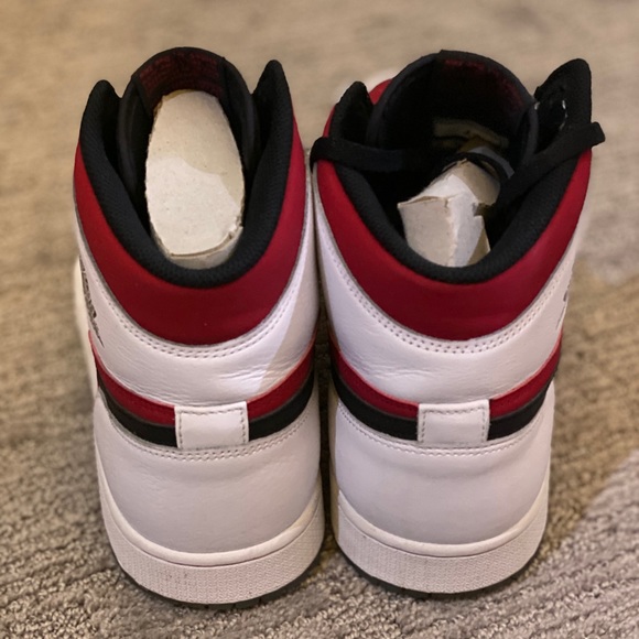 Jordan 1 Carmine (2014) - Picture 2 of 2